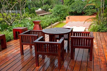 Deck Finishing Services